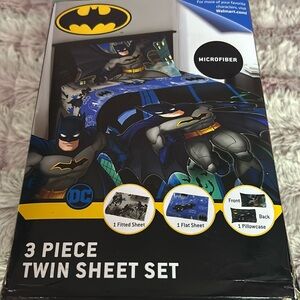 BATMAN 3 piece  twin sheets